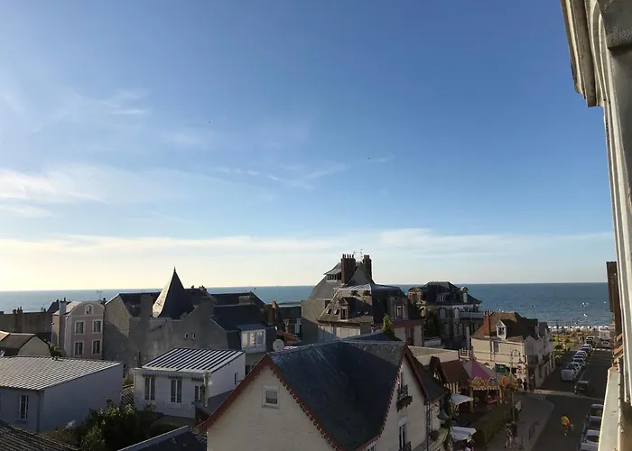 Avec Balcon - Vue - 100m De La - Hypercentre - 55m2 Villers-sur-Mer